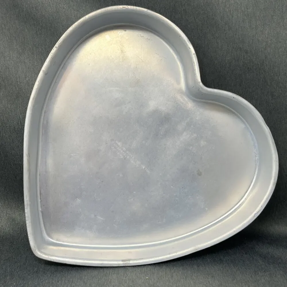 Vintage 1971 Wilton Heart Cake Pan 502-1298 Aluminum Mold Made in Korea READ